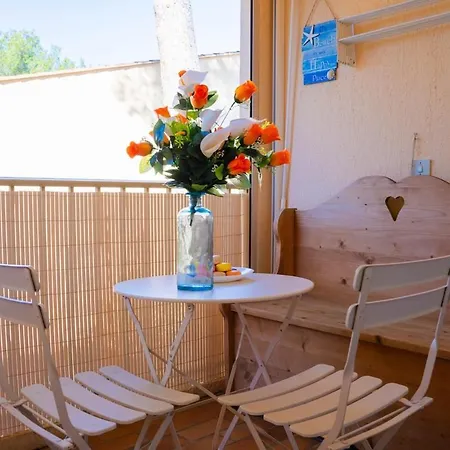 à - Résidence Avec Piscine Appartement *
