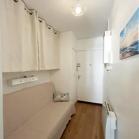 A - Avec Piscine Lägenhet